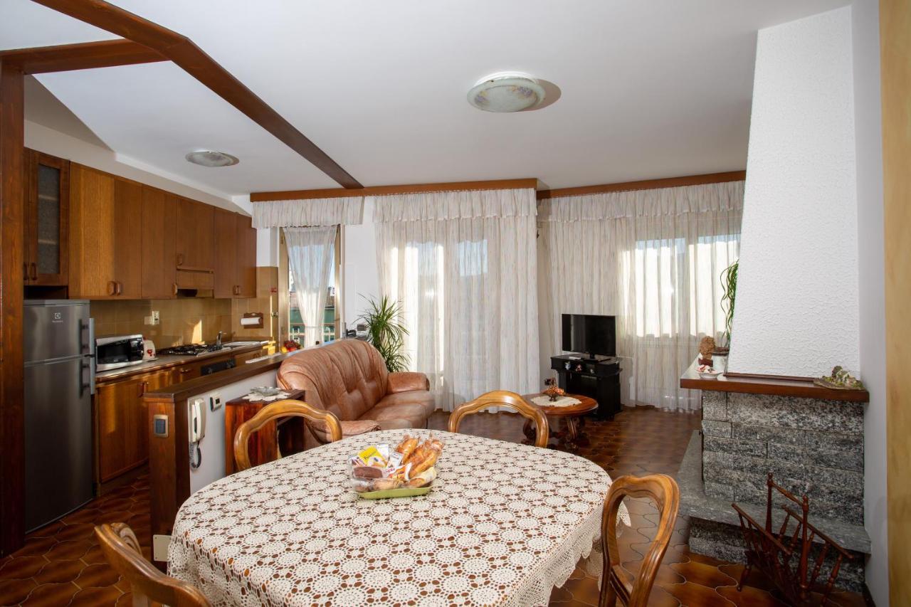 Casa Vacanze Heidi Vista Lago Verbania Eksteriør billede